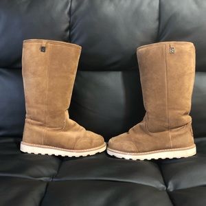 BearPaw tall boots - EUC